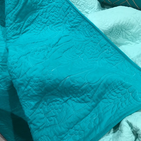 Quilt set - Picture 2 of 5